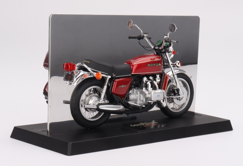 Collectors Replica Model